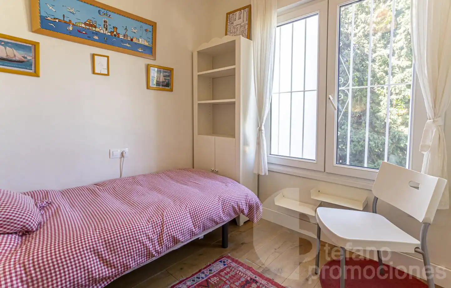 Bedroom of Detached homes for sale in Málaga  with Air Conditioner, Parquet flooring and Terrace