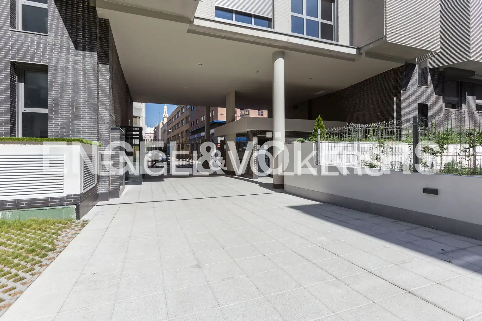 Terrassa de Àtic de lloguer en Madrid amb Aire condicionat, Calefacció i Jardí privat