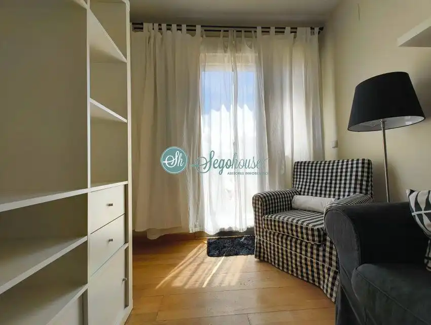 Habitación de Piso en venta en Torrecaballeros con Calefacción y Internet