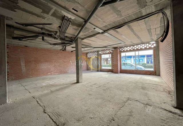 Local comercial en Alquiler en Avenida de la Paz en Llanes pueblo