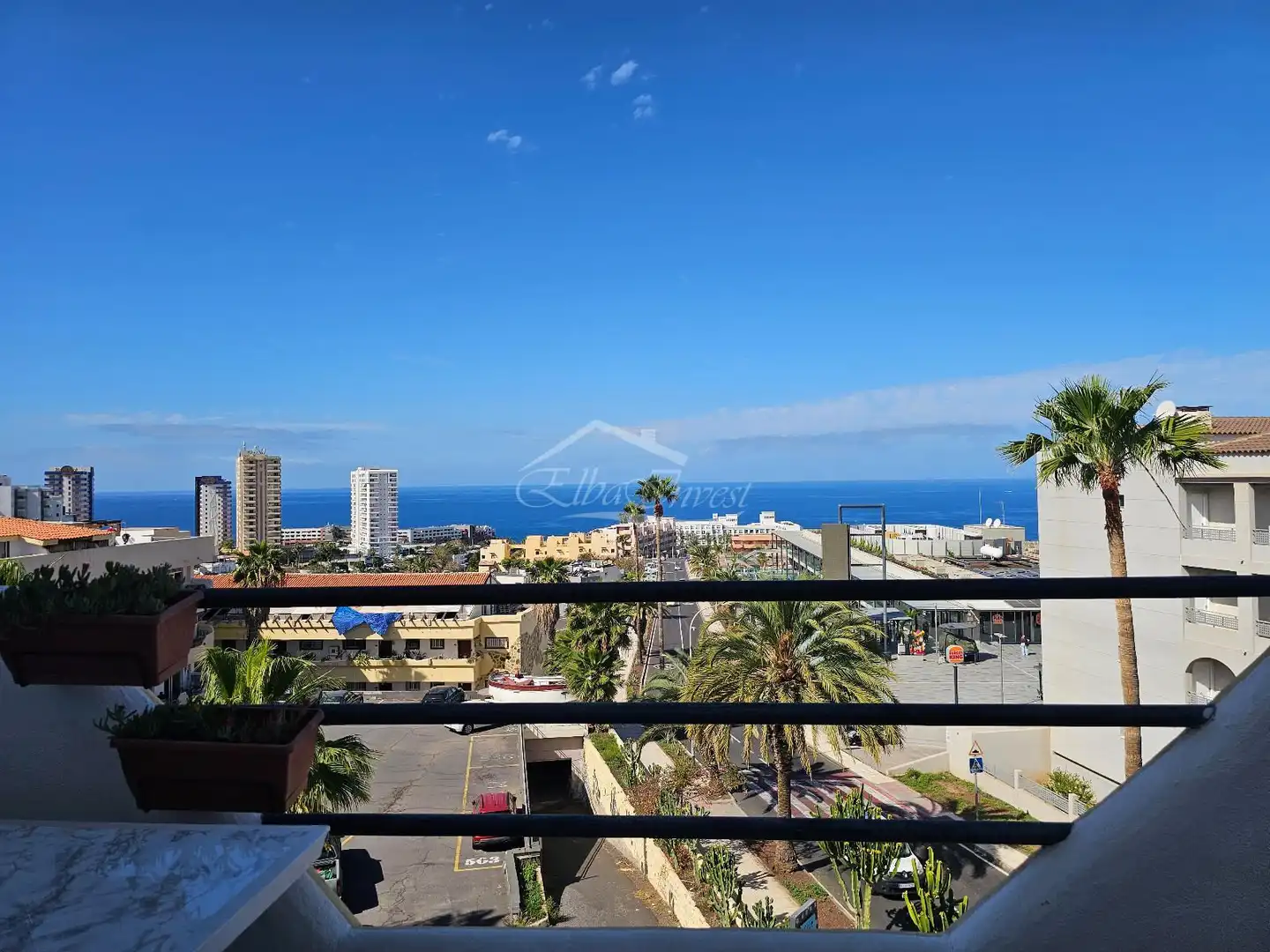 Vista exterior de Ático en venta en Adeje con Parquet, Terraza y Piscina