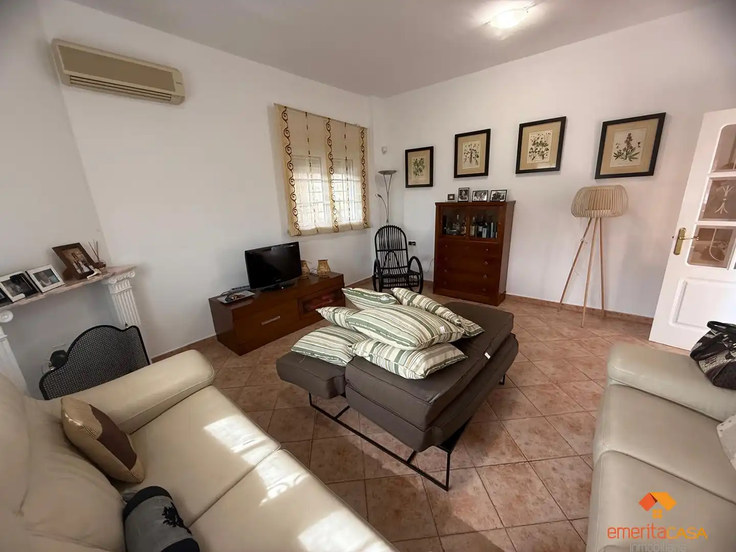 Living room of Houses for sale in Mérida  with Air Conditioner and Swimming Pool