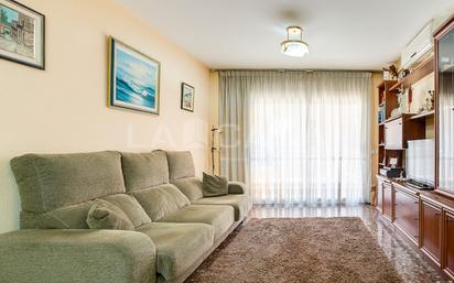 Living room of Flat for sale in  Barcelona Capital  with Heating and Balcony