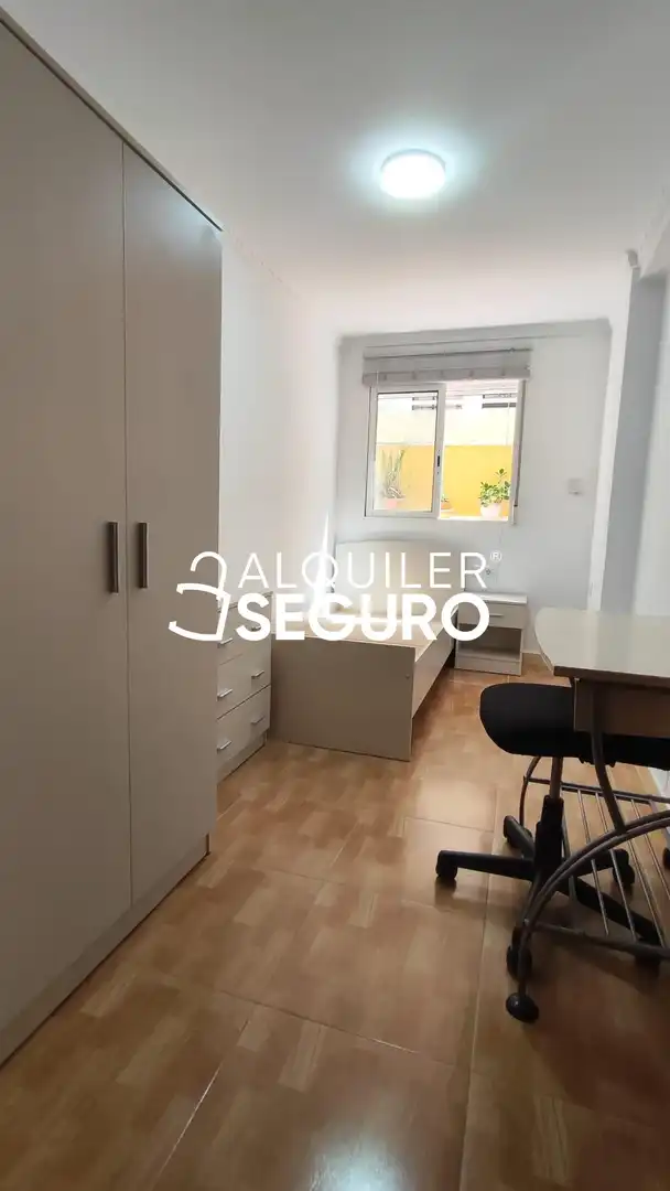 Bedroom of Flat for rent in Valencia  with Terrace and Furnished