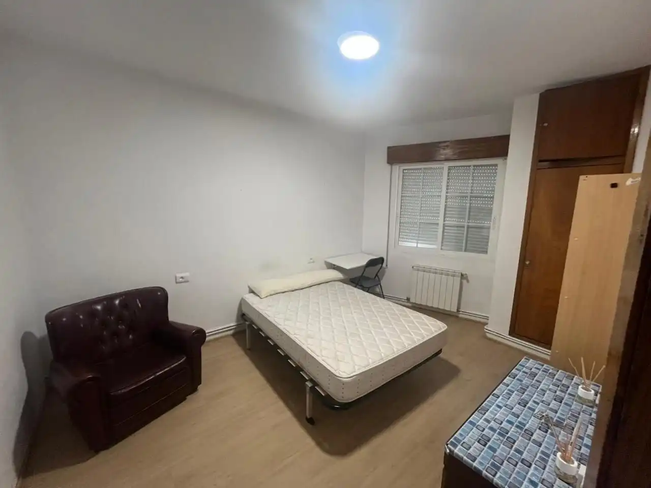 Bedroom of Flat for share in Ourense Capital   with Heating, Furnished and Balcony