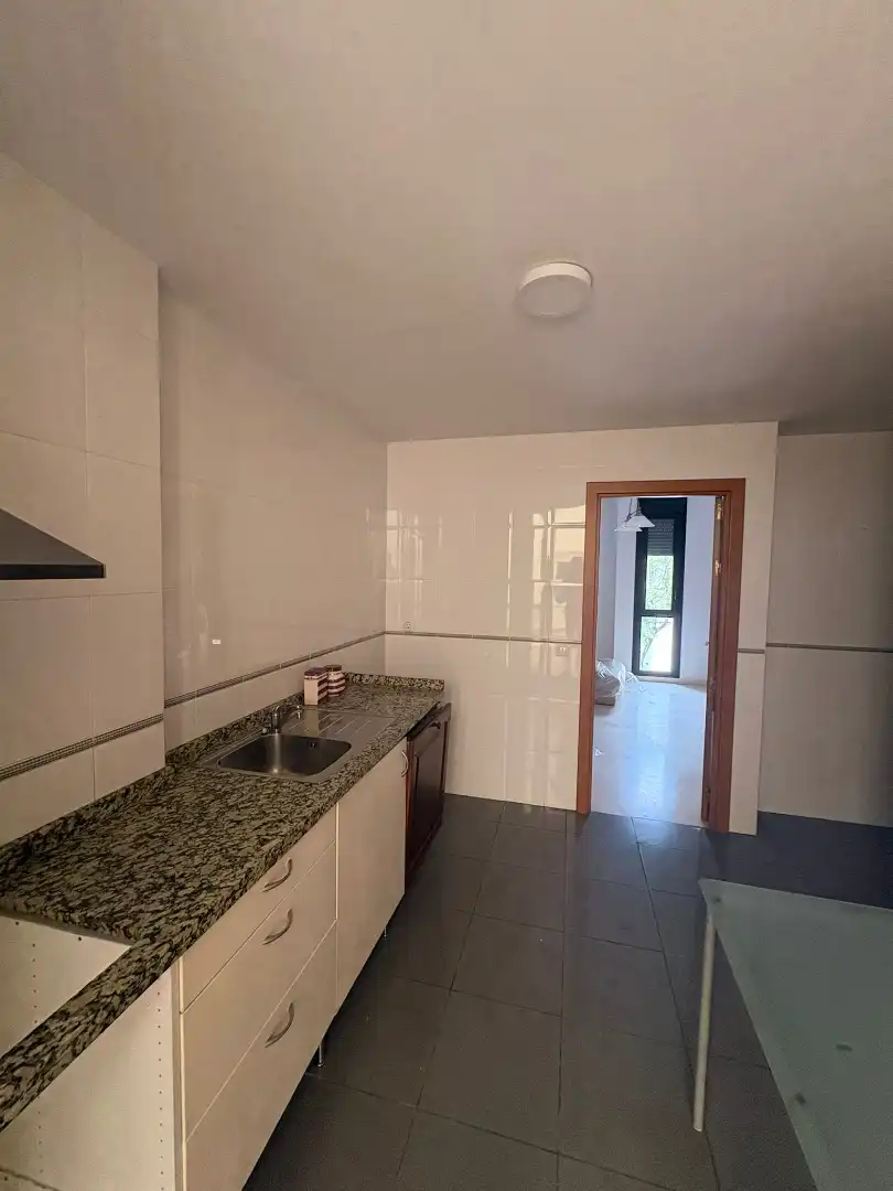 Küche von Wohnung zum Verkauf in Los Palacios y Villafranca mit Klimaanlage, Terrasse und Abstellraum