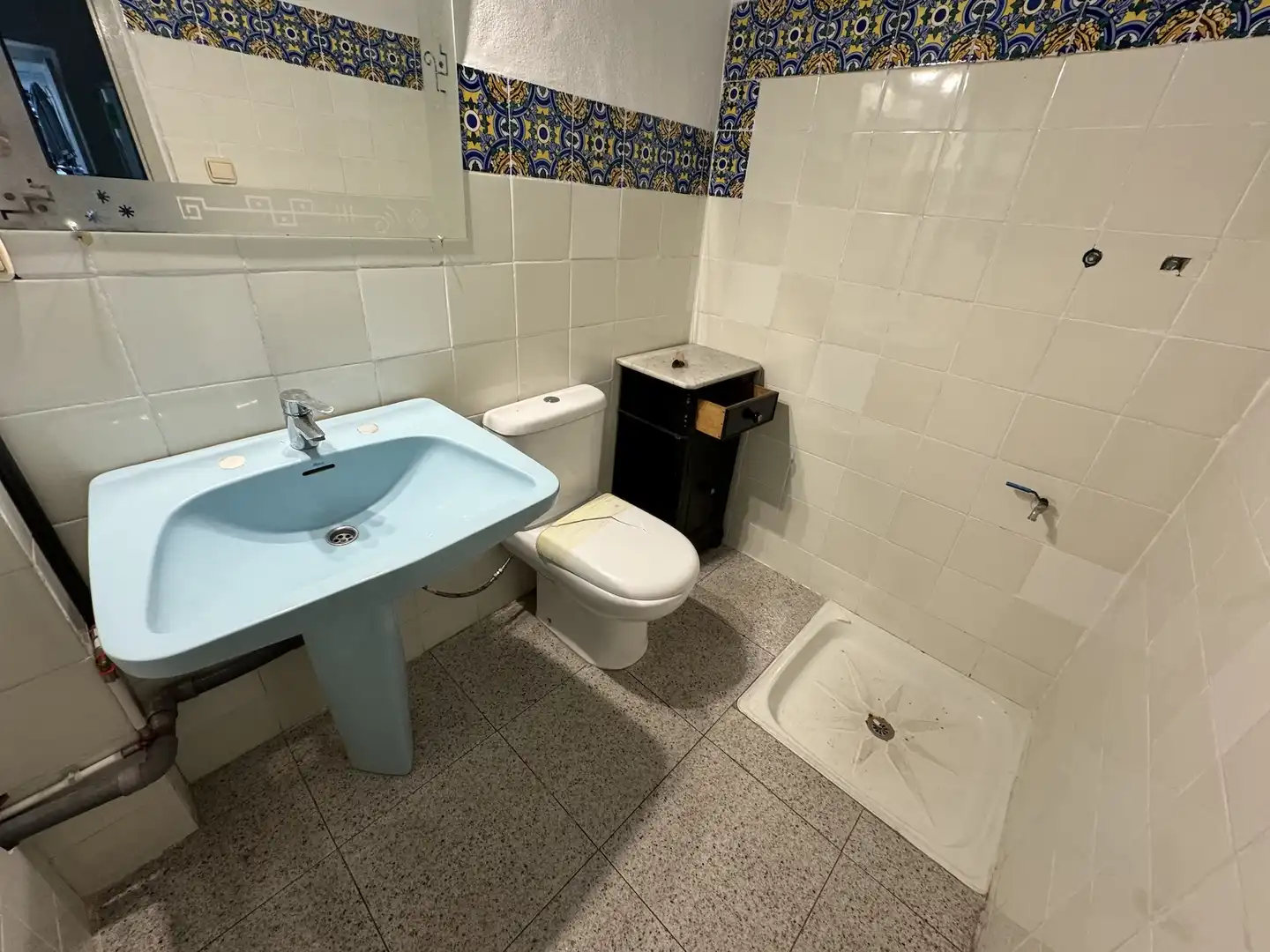 Bathroom of Commercial properties for rent in Villena  with Heating