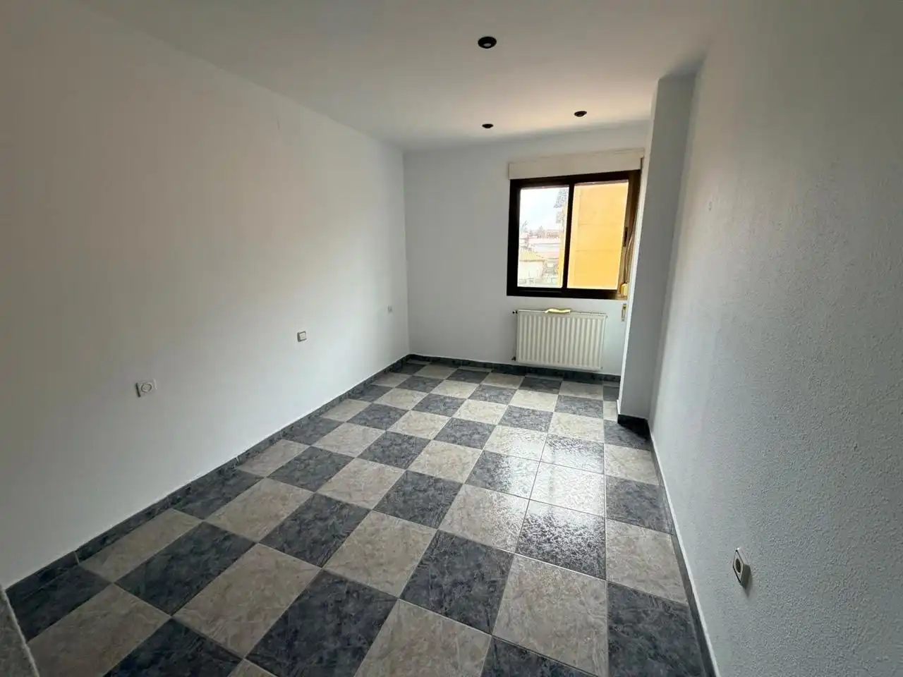 Habitación de Piso en venta en Arcas del Villar con Calefacción, Trastero y Balcón