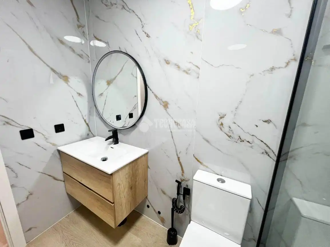 Baño de Piso en venta en Santa Lucía de Tirajana con Aire acondicionado, Amueblado y Balcón