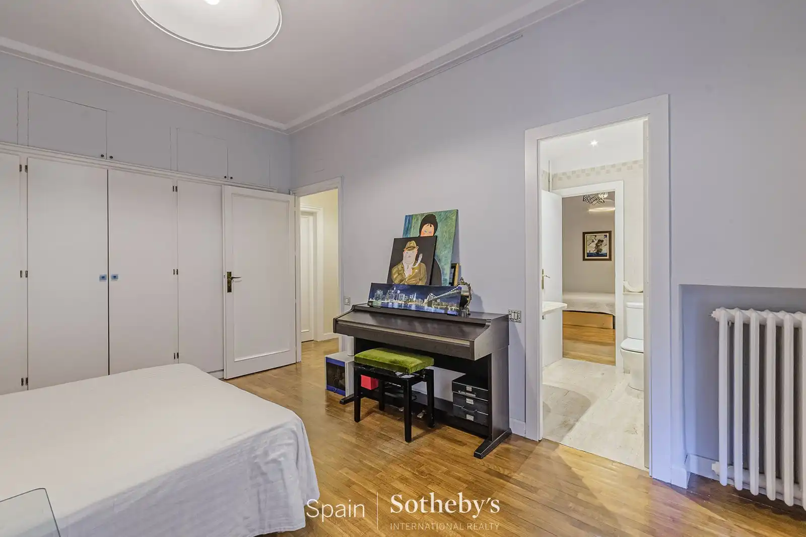 Dormitori de Apartament en venda en Barcelona amb Aire condicionat, Calefacció i Terrassa
