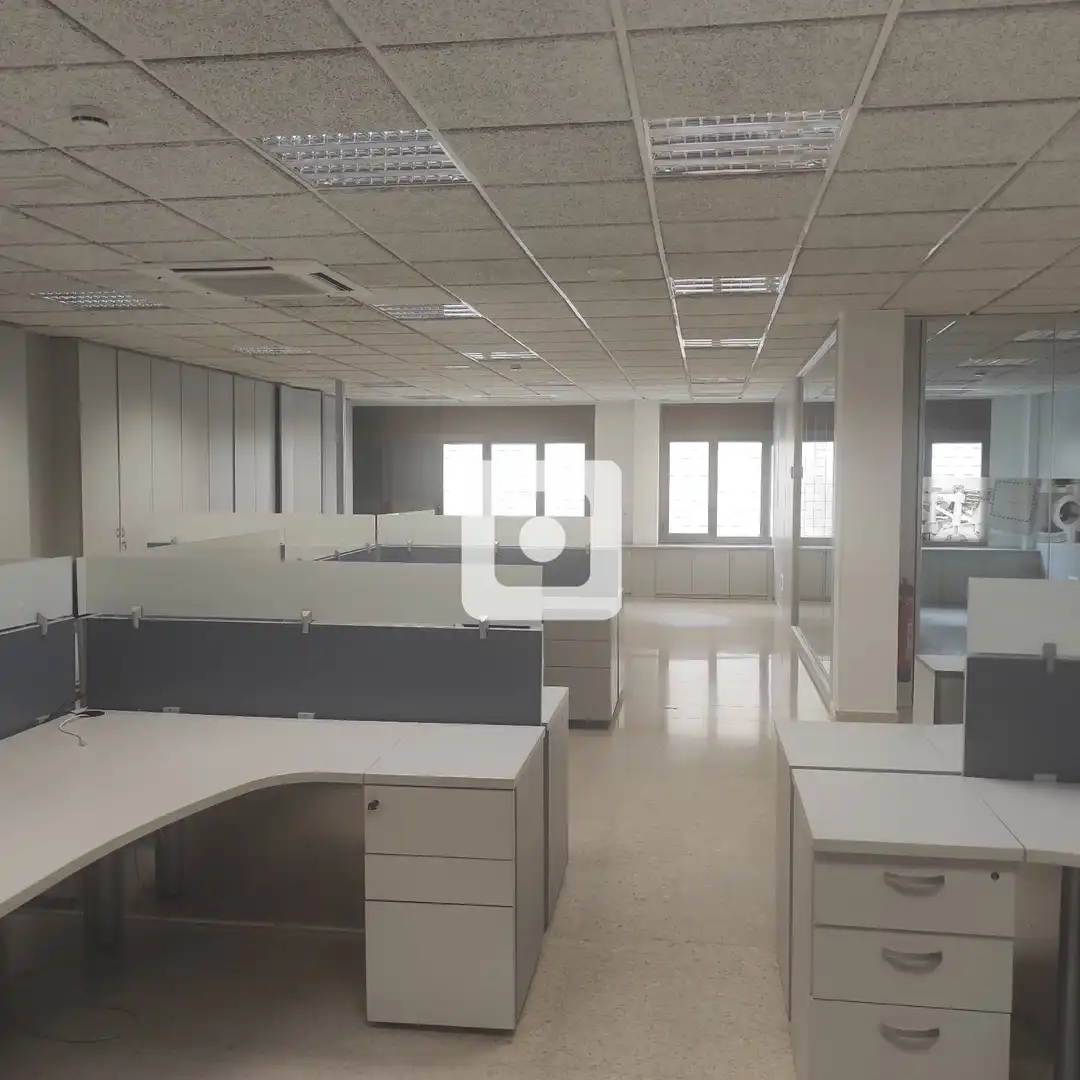 Industrial buildings for rent in de les Cosidores, Egara