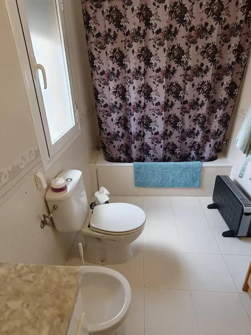 Baño de Casa o chalet en venta en Novés con Aire acondicionado, Calefacción y Jardín privado