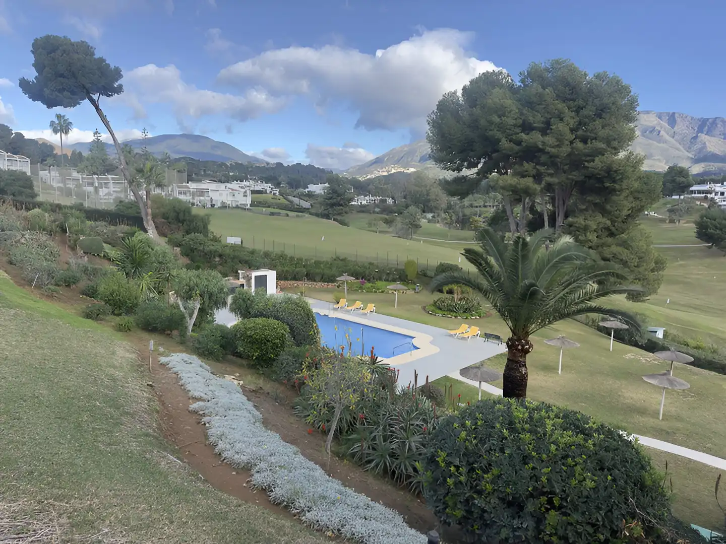 Jardín de Planta baja en venta en Marbella con Aire acondicionado, Terraza y Piscina