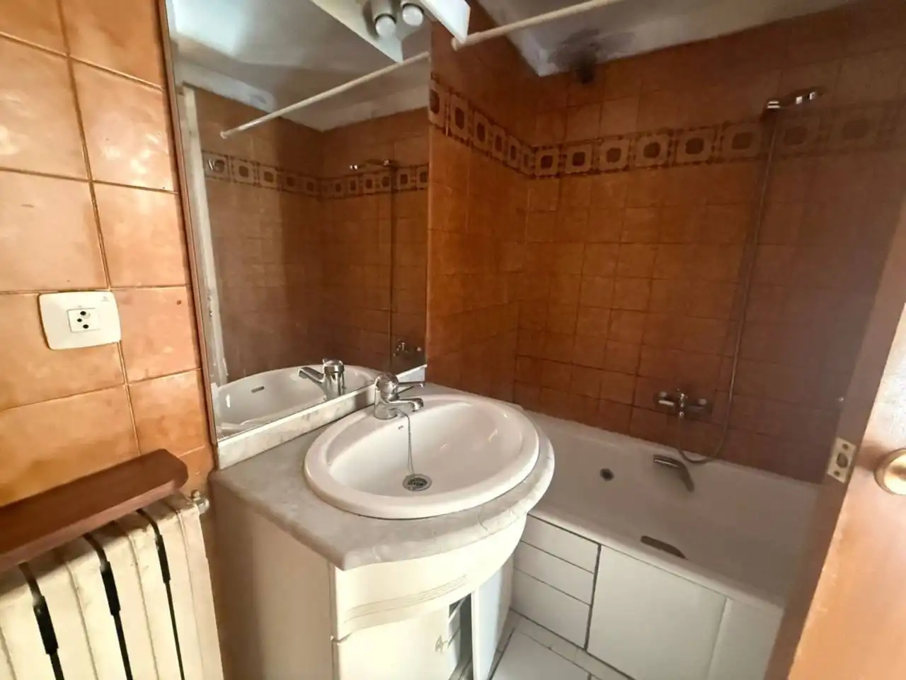 Baño de Piso en venta en Salt