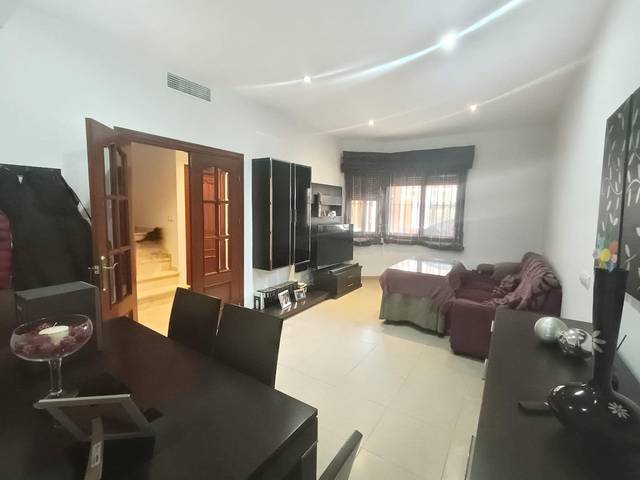 Casa adosada en Venta en La Victoria