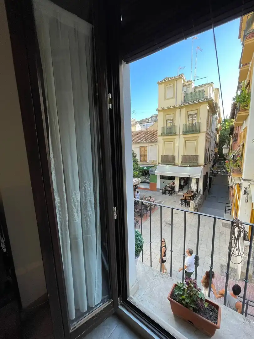 Vista exterior de Edificio en venta en Granada