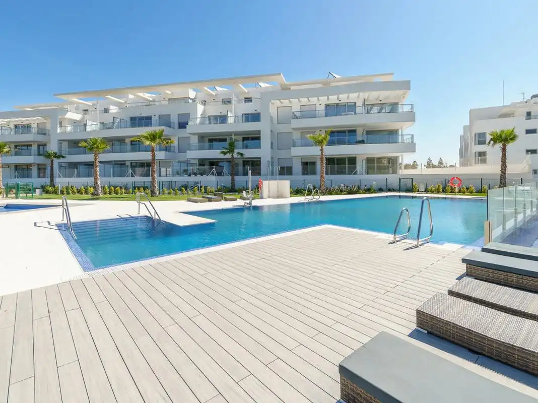 Apartament amb terrassa en venda a El Faro de Calaburra - Chaparral, imagen 3