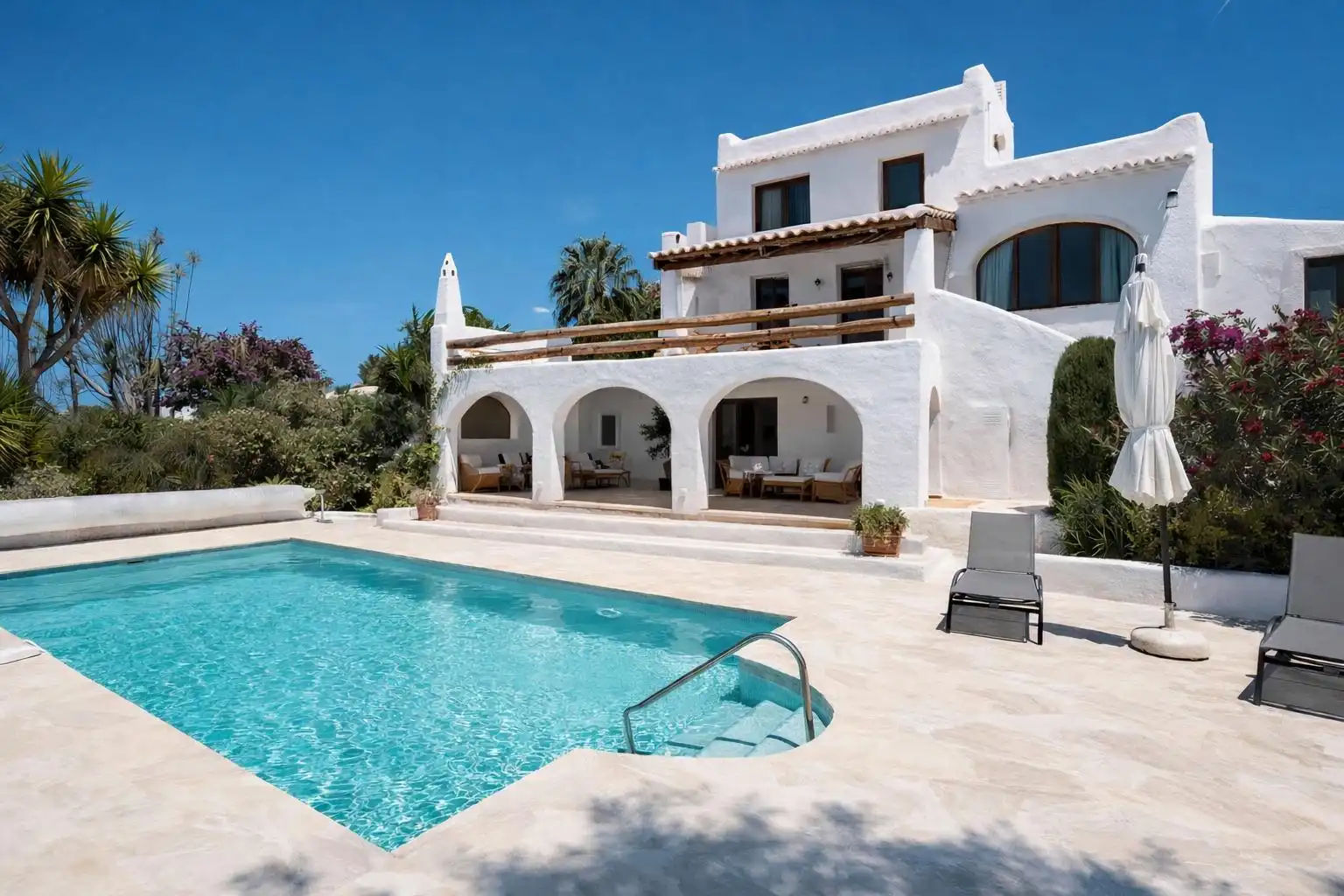Swimming pool of Houses for sale in Jávea / Xàbia  with Air Conditioner, Heating and Private garden