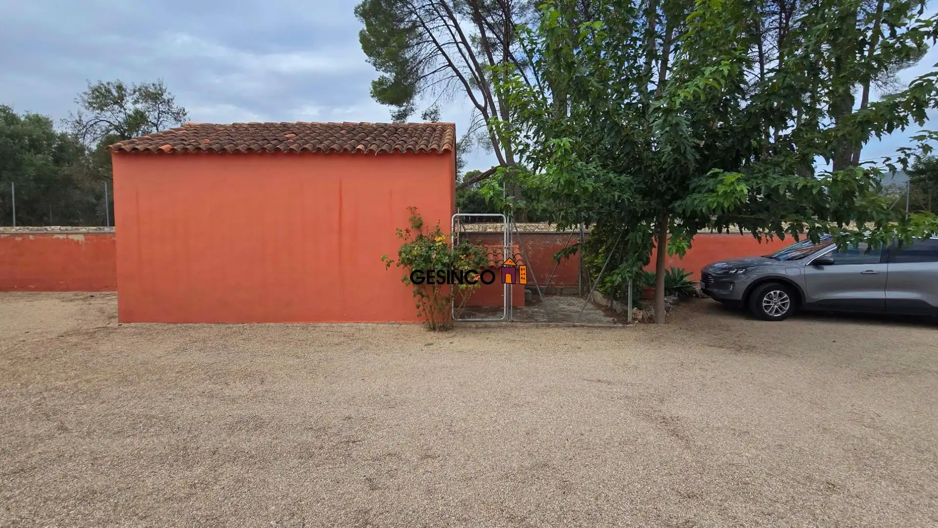 Houses for sale in Ontinyent  with Air Conditioner, Private garden and Storage room