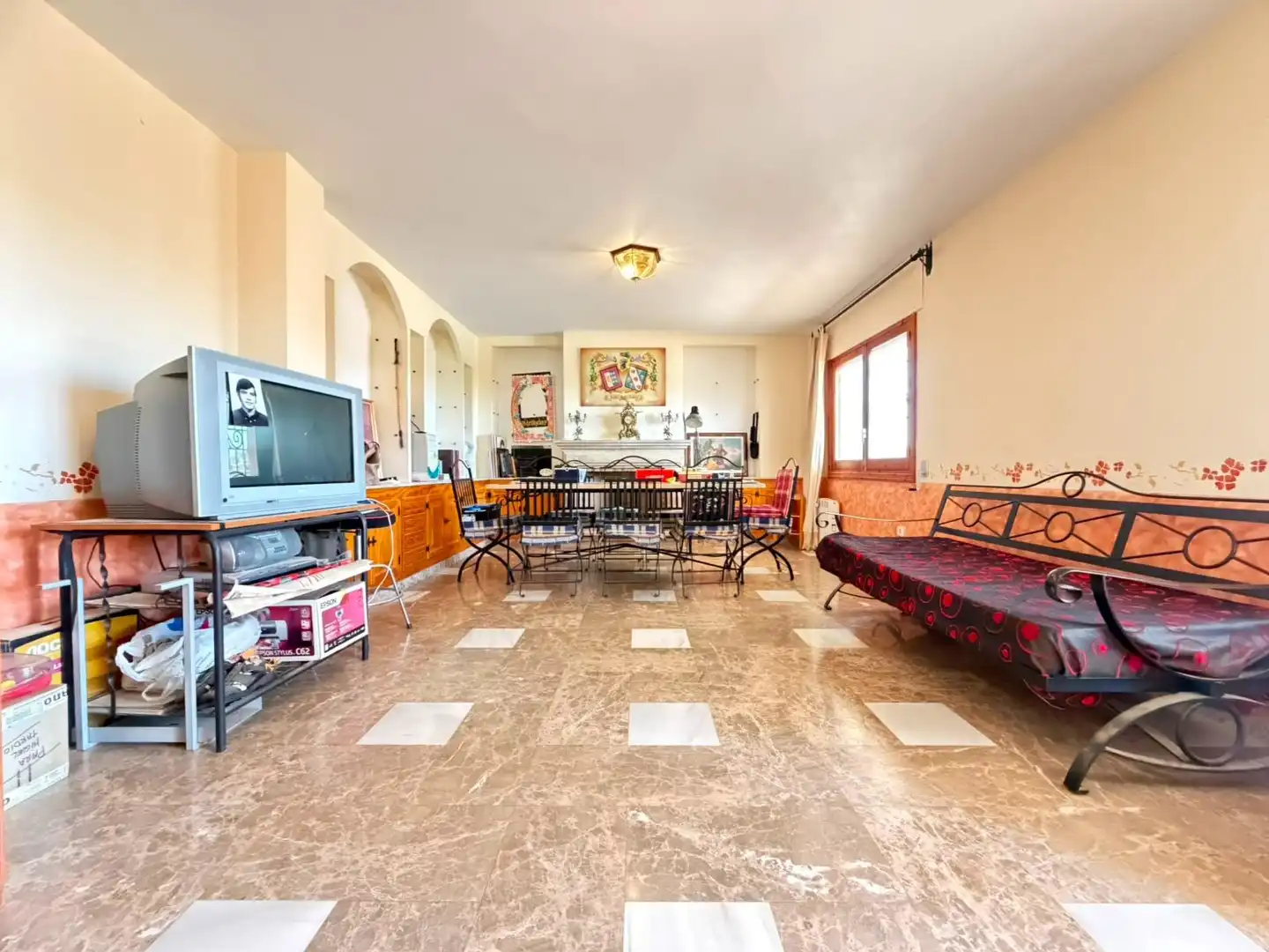 Sala d'estar de Casa o xalet en venda en Mutxamel amb Terrassa i Piscina