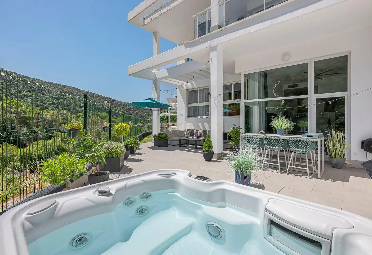 Terraza de Apartamento en venta en Benahavís con Aire acondicionado, Trastero y Lavadora