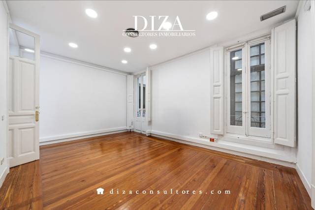 Oficina en Alquiler en Del General Castaños en Justicia - Chueca