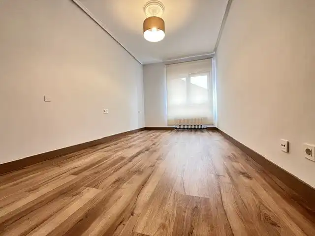 Habitación de Piso de alquiler en Gijón  con Calefacción y Parquet