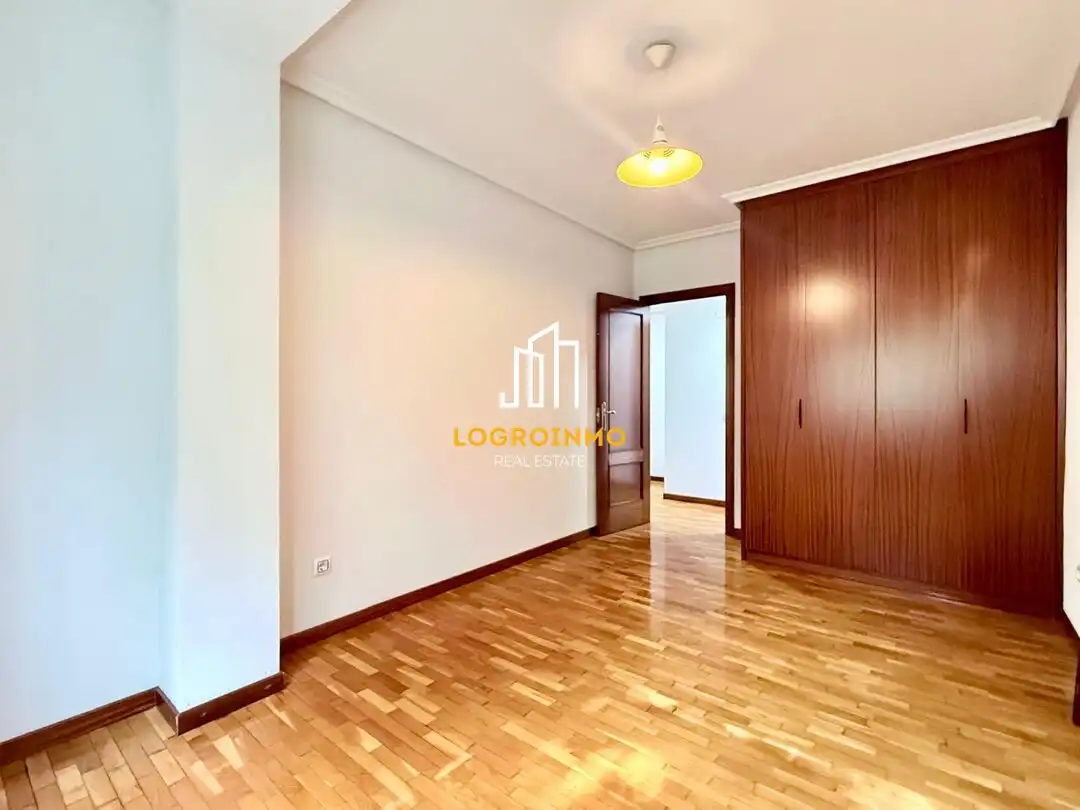 Flat for sale in  Logroño  with Heating, Storage room and Balcony
