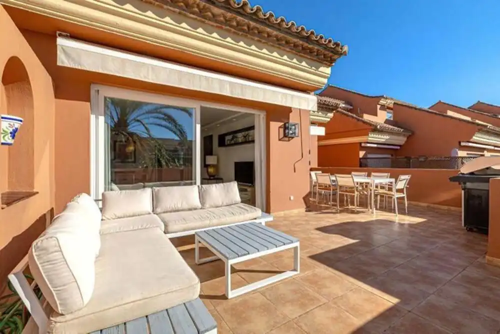 Terrassa de Àtic de lloguer en Marbella amb Aire condicionat, Terrassa i Piscina