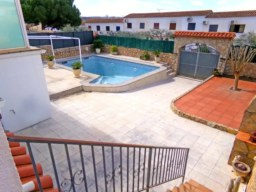 Piscina de Casa o xalet en venda en L'Escala amb Aire condicionat, Calefacció i Terrassa
