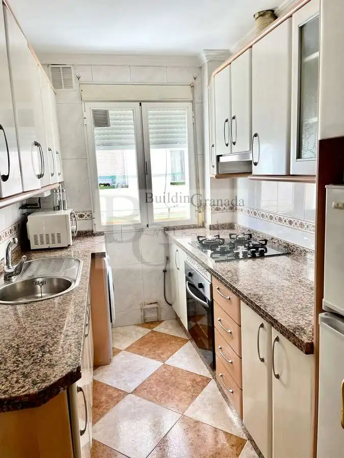 Cocina de Piso de alquiler en Granada con Terraza, Amueblado y Microondas