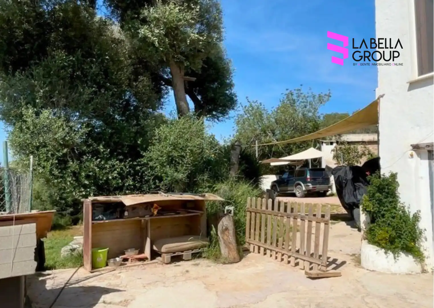 Vista exterior de Finca rústica en venda en Santa Eulària des Riu amb Aire condicionat, Jardí privat i Terrassa