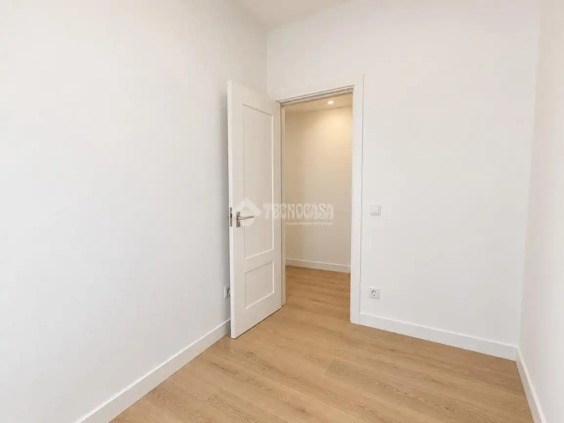 Habitación de Casa adosada en venta en Alcalá de Henares con Aire acondicionado y Trastero
