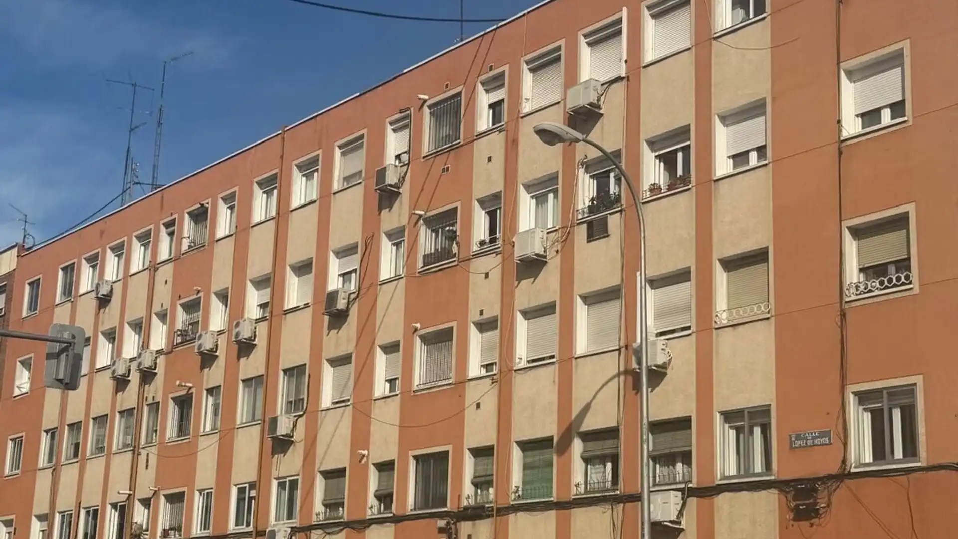 Exterior view of Flat for sale in  Madrid Capital  with Heating