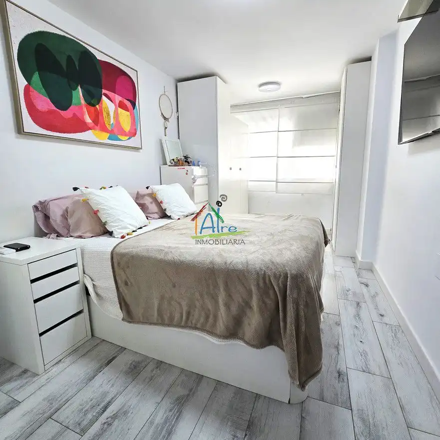 Dormitori de Apartament en venda en Almonte amb Aire condicionat i Moblat