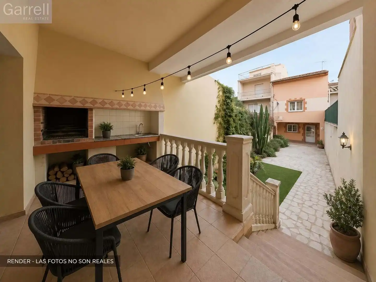 Adossat amb piscina en venda a Carrer Figueres