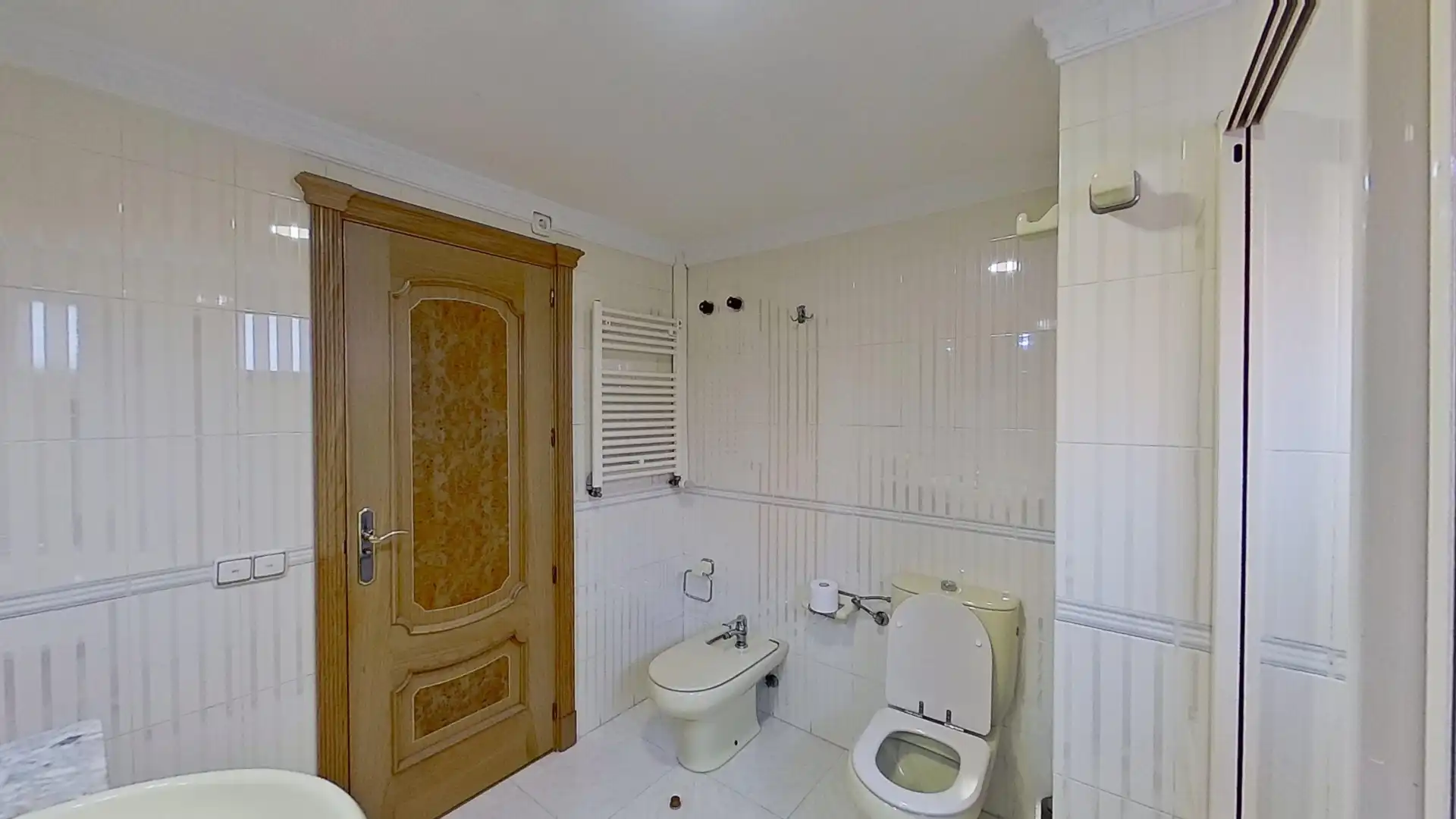 Bathroom of Flat for sale in Málaga  with Air Conditioner and Furnished