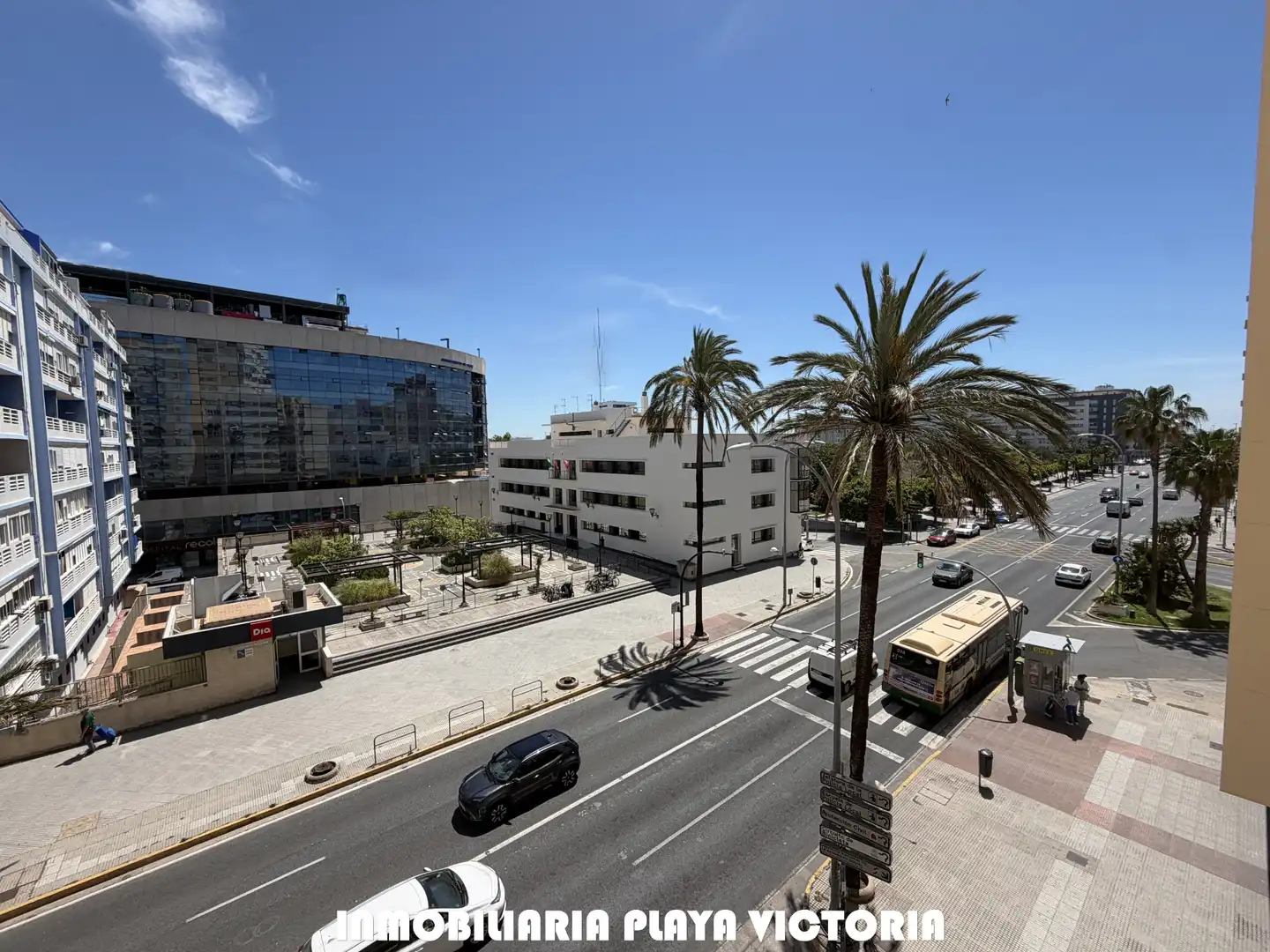 Exterior view of Flat for sale in Cádiz  with Air Conditioner, Oven and Washing machine