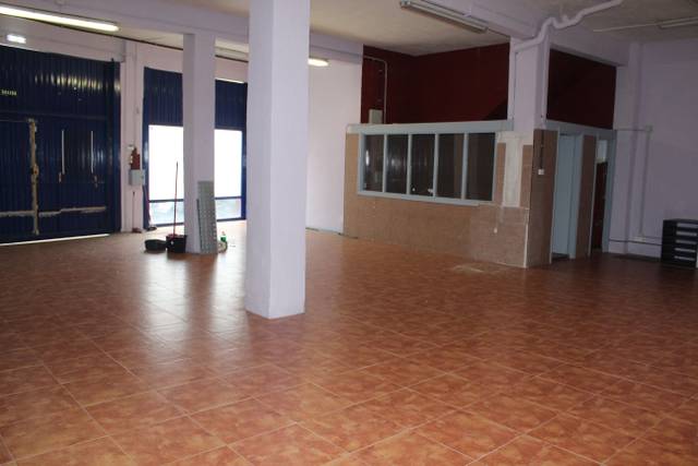 Local comercial en Alquiler en San Bartolome Kalea en Ugao- Miraballes