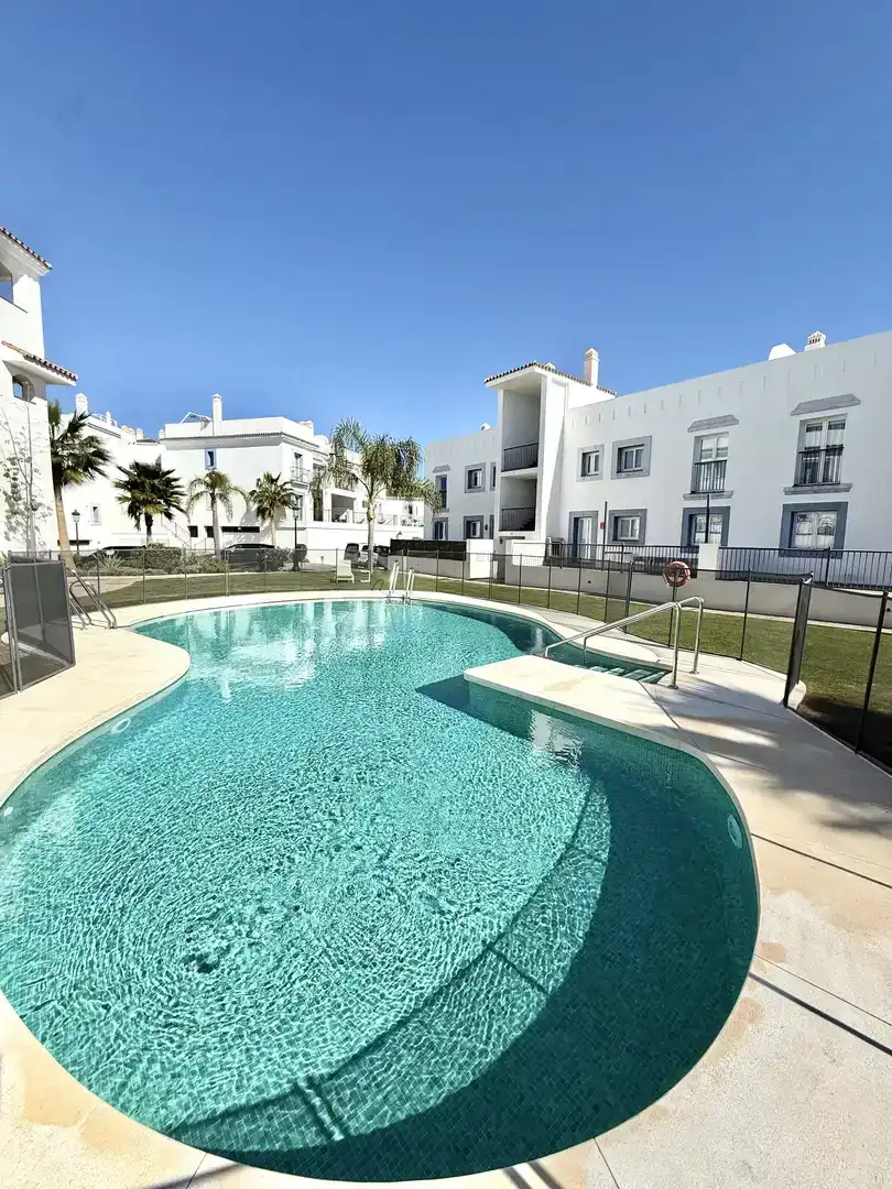 Exterior view of Flat for sale in Benahavís  with Air Conditioner and Swimming Pool