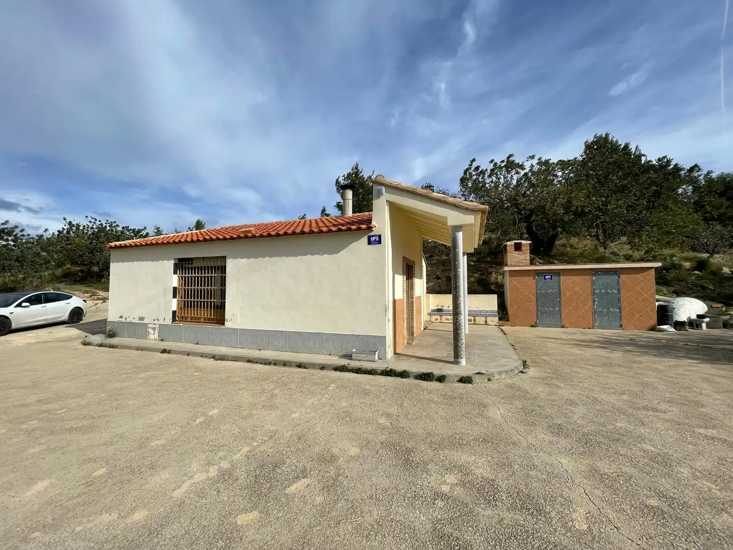 Exterior view of Houses for sale in Buñol, Valencia