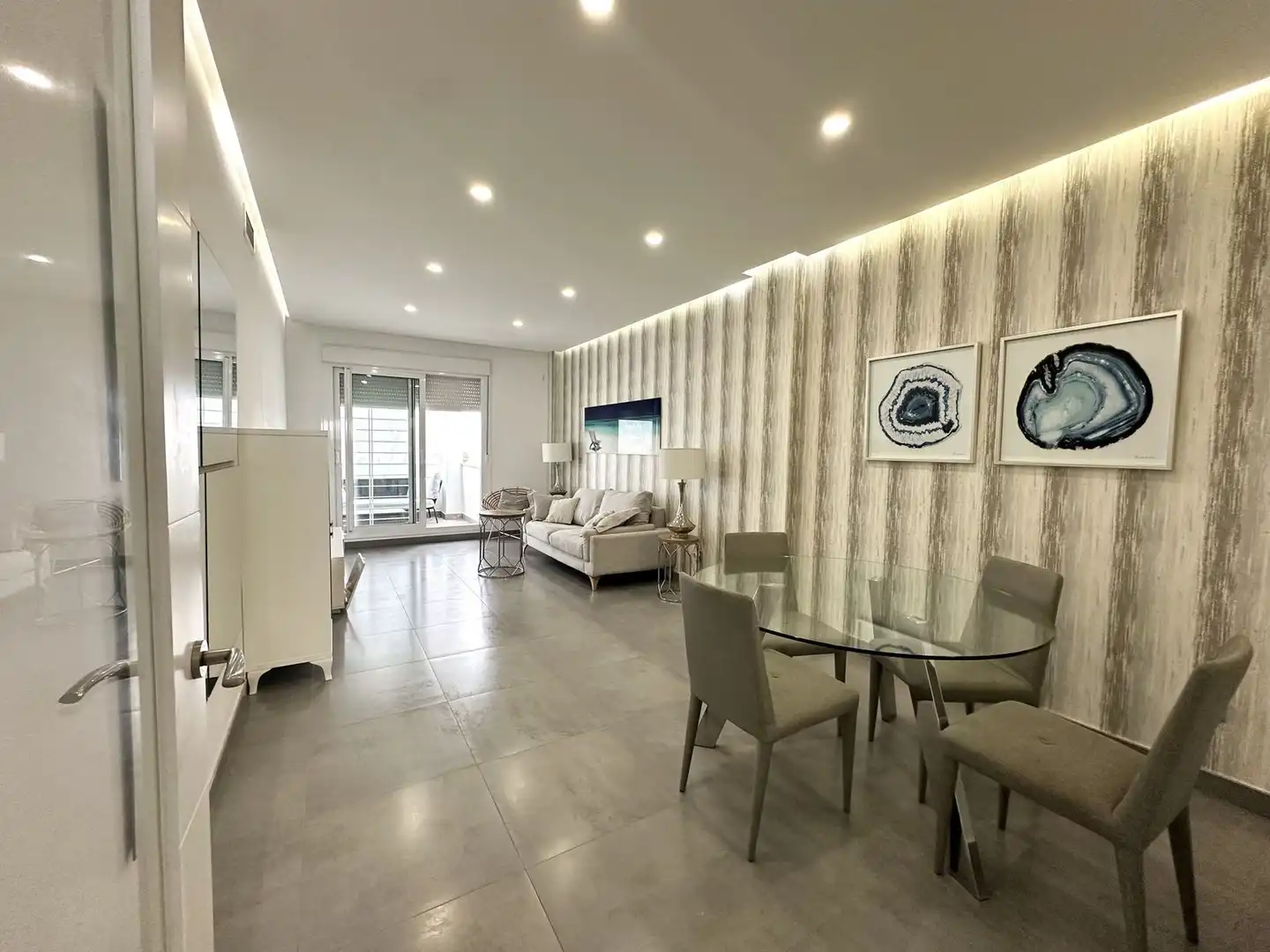 Living room of Ground floor for sale in Marbella  with Air Conditioner, Terrace and Internet