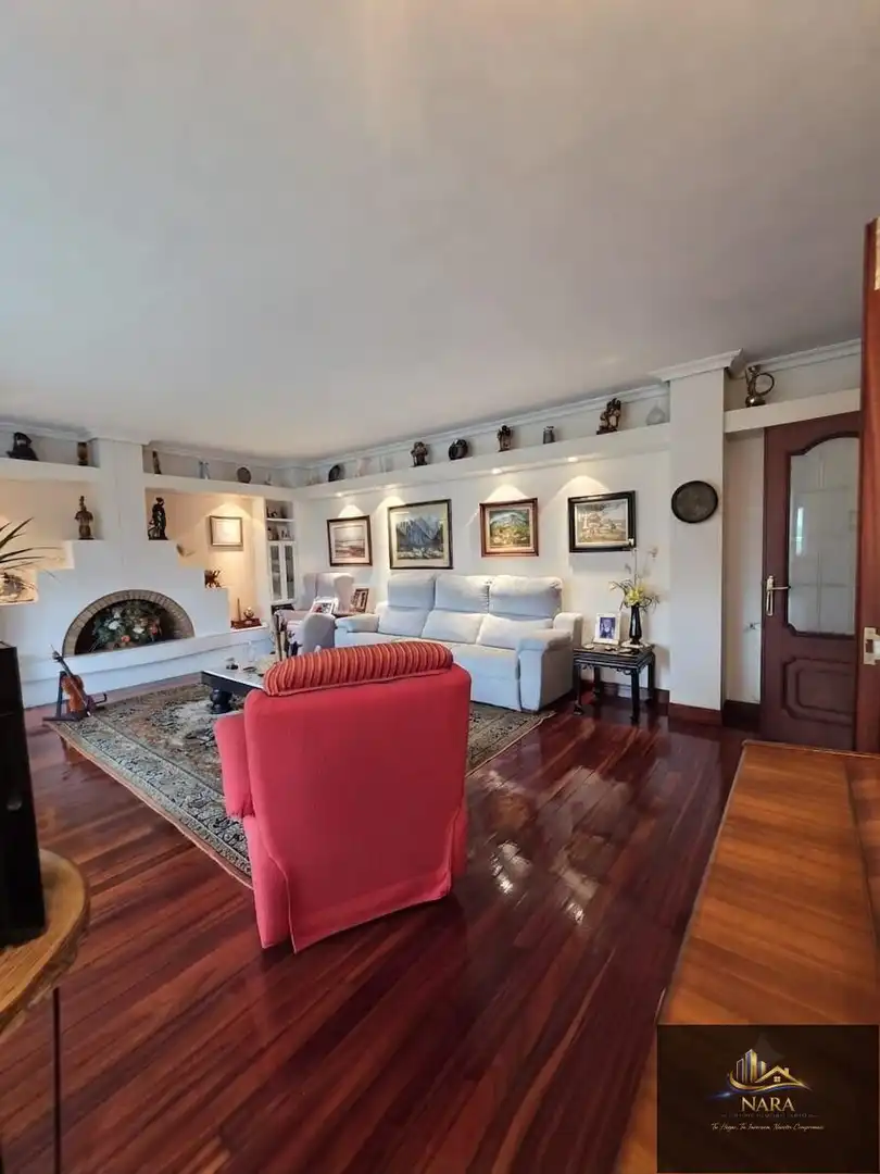 Living room of Houses for sale in Torrelavega   with Heating, Private garden and Parquet flooring