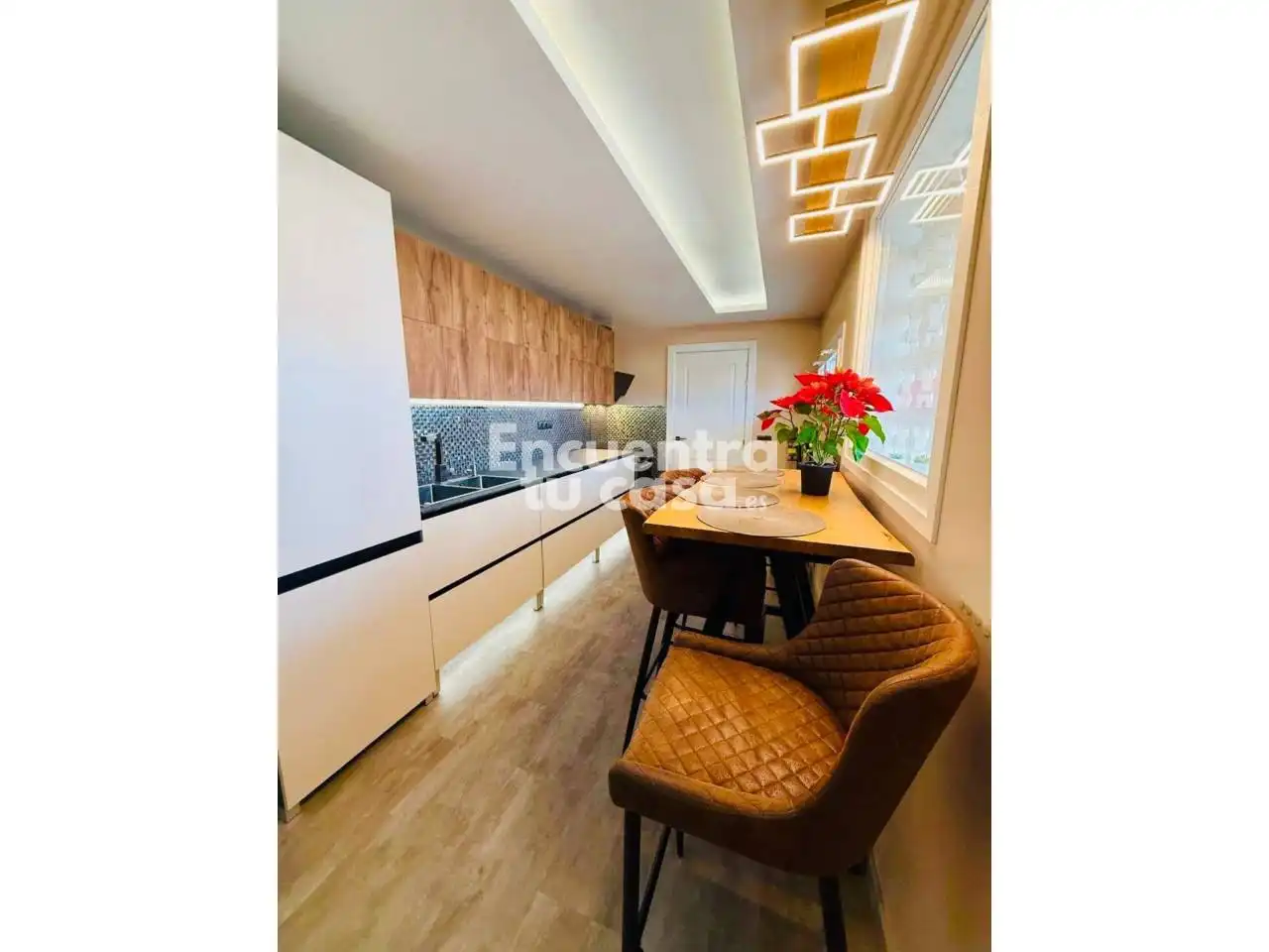 Duplex with pool for sale in Avenida París