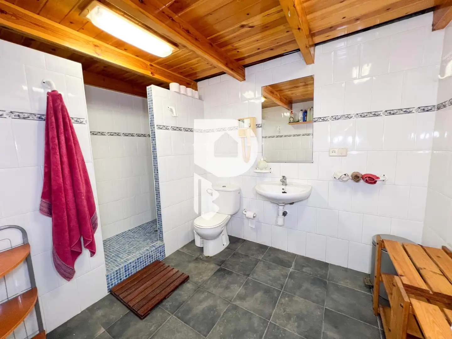 Bany de Casa o xalet en venda en Vallirana amb Calefacció, Jardí privat i Terrassa