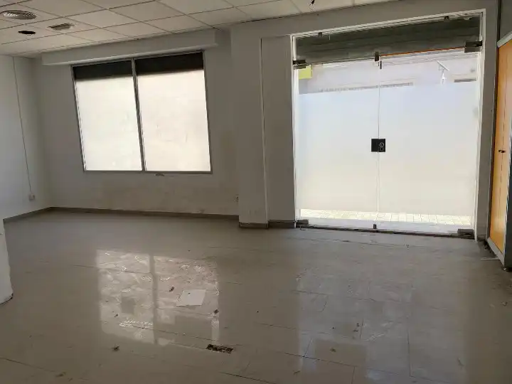 Local en venda en Sueca amb Aire condicionat