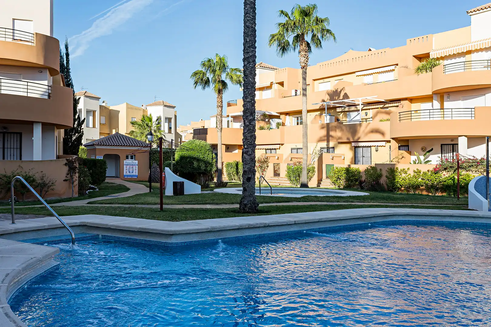 Vista exterior de Planta baixa en venda en Vera amb Aire condicionat, Terrassa i Piscina comunitària