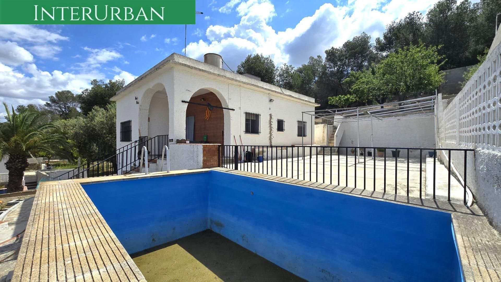 Exterior view of House or chalet for sale in Casinos  with Air Conditioner, Heating and Private garden