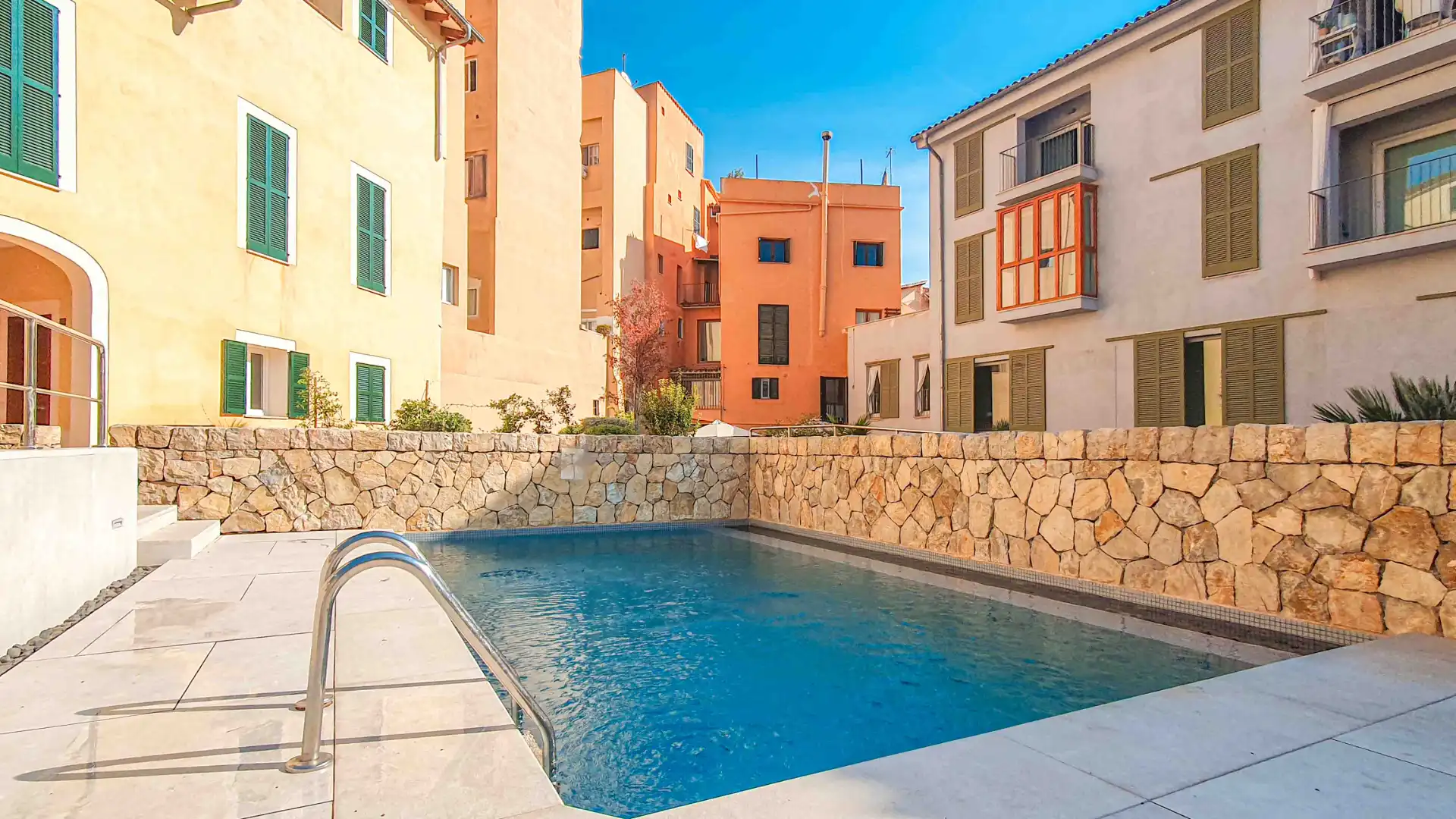 Schwimmbecken von Dachboden zur Miete in  Palma de Mallorca mit Klimaanlage, Heizung und Parkett