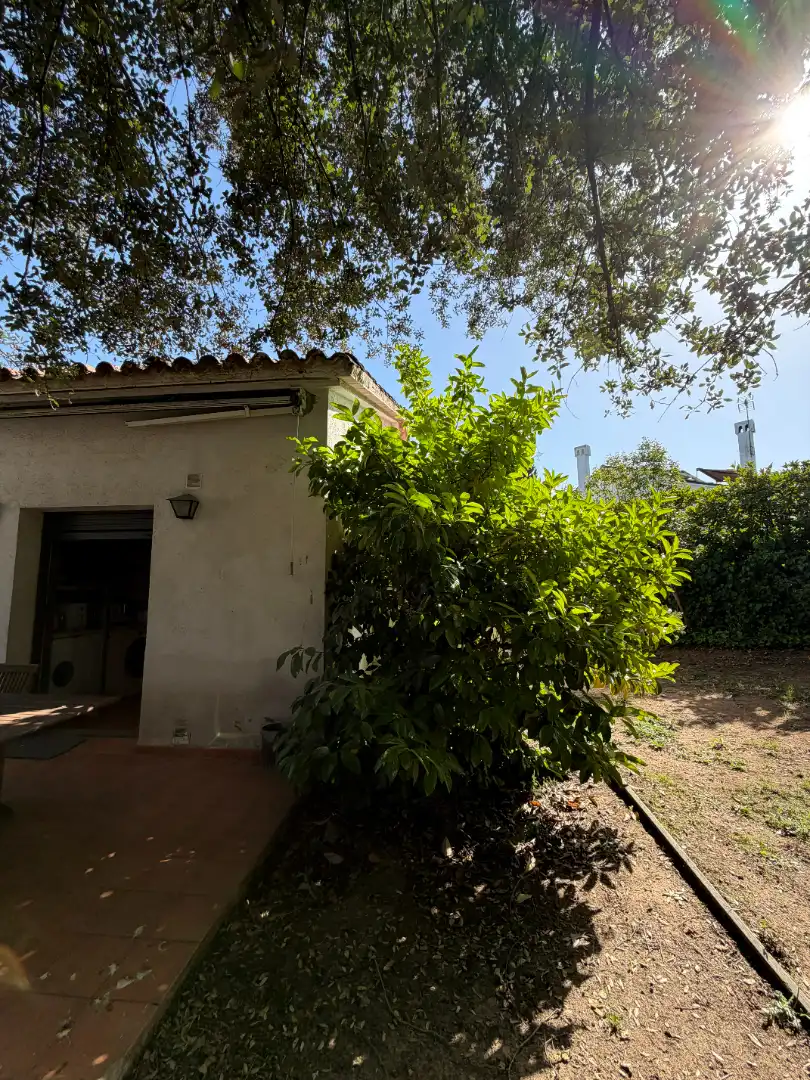 Vista exterior de Casa o xalet en venda en Sant Cugat del Vallès amb Calefacció, Jardí privat i Terrassa